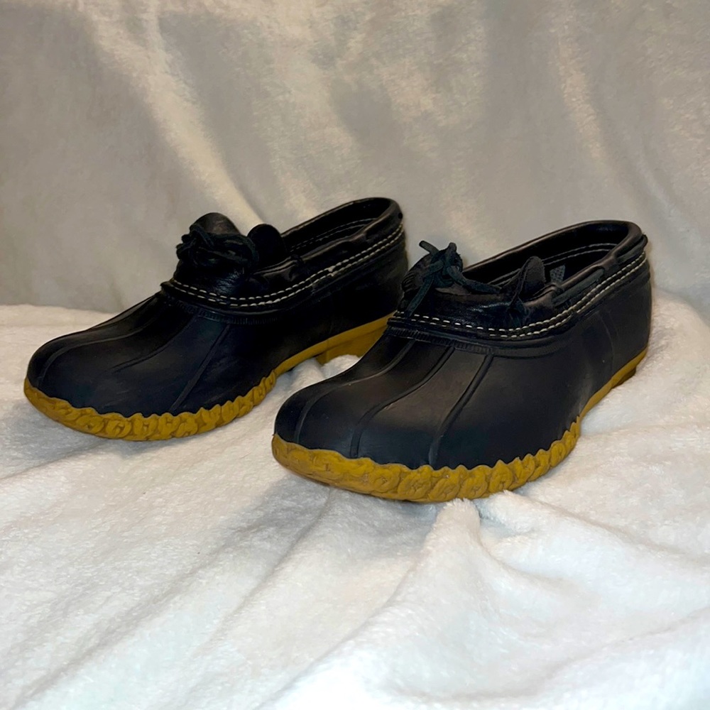 L.L. Bean waterproof short classic black booties